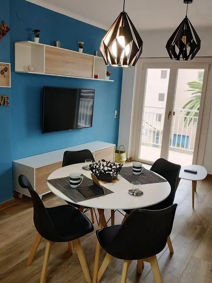 Modern Apartment In Salou With Shared Pool 45 M²